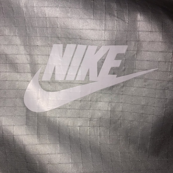 Nike Windbreaker - Picture 3 of 5